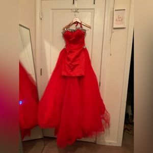 SHERRI HILL MINI RED DRESS WITH OVERSKIRT